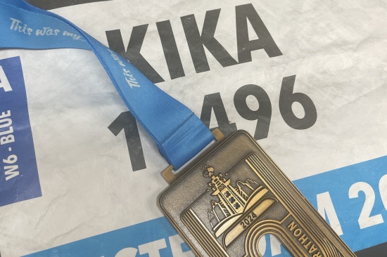 Anja liep de marathon van Amsterdam voor Kika